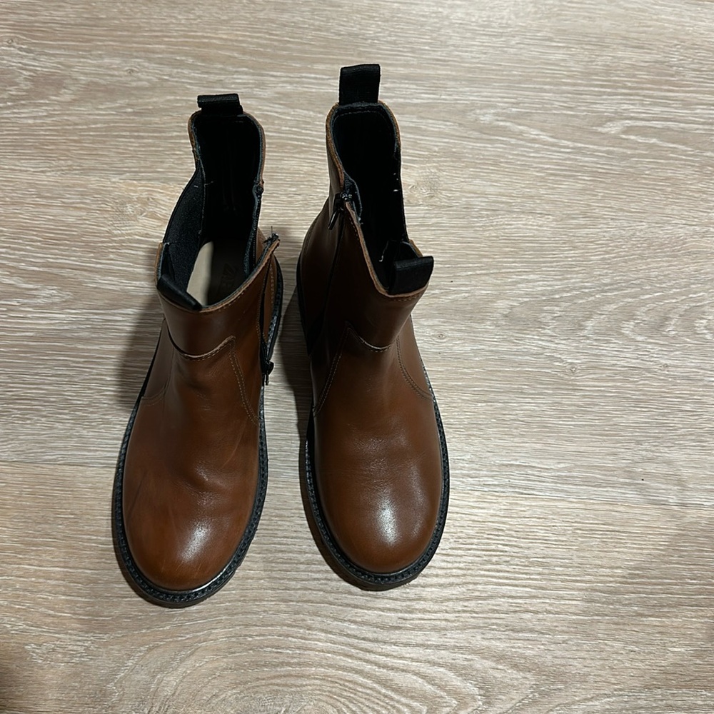 Brown Ankle Boots by Zara. Size EU36